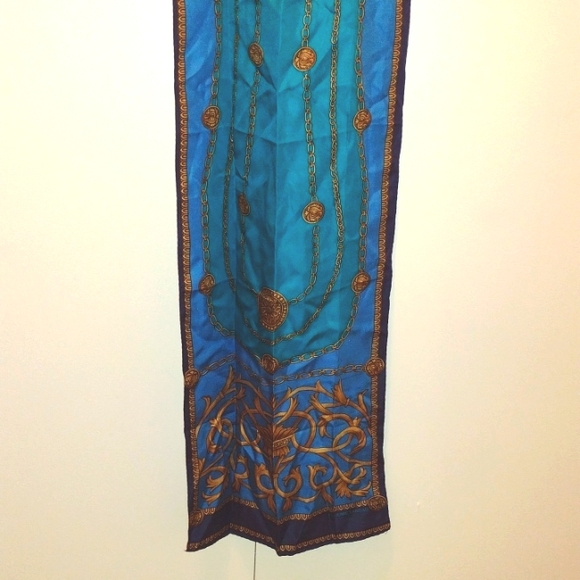 Adrienne Landau Studio Scarf - Picture 2 of 3